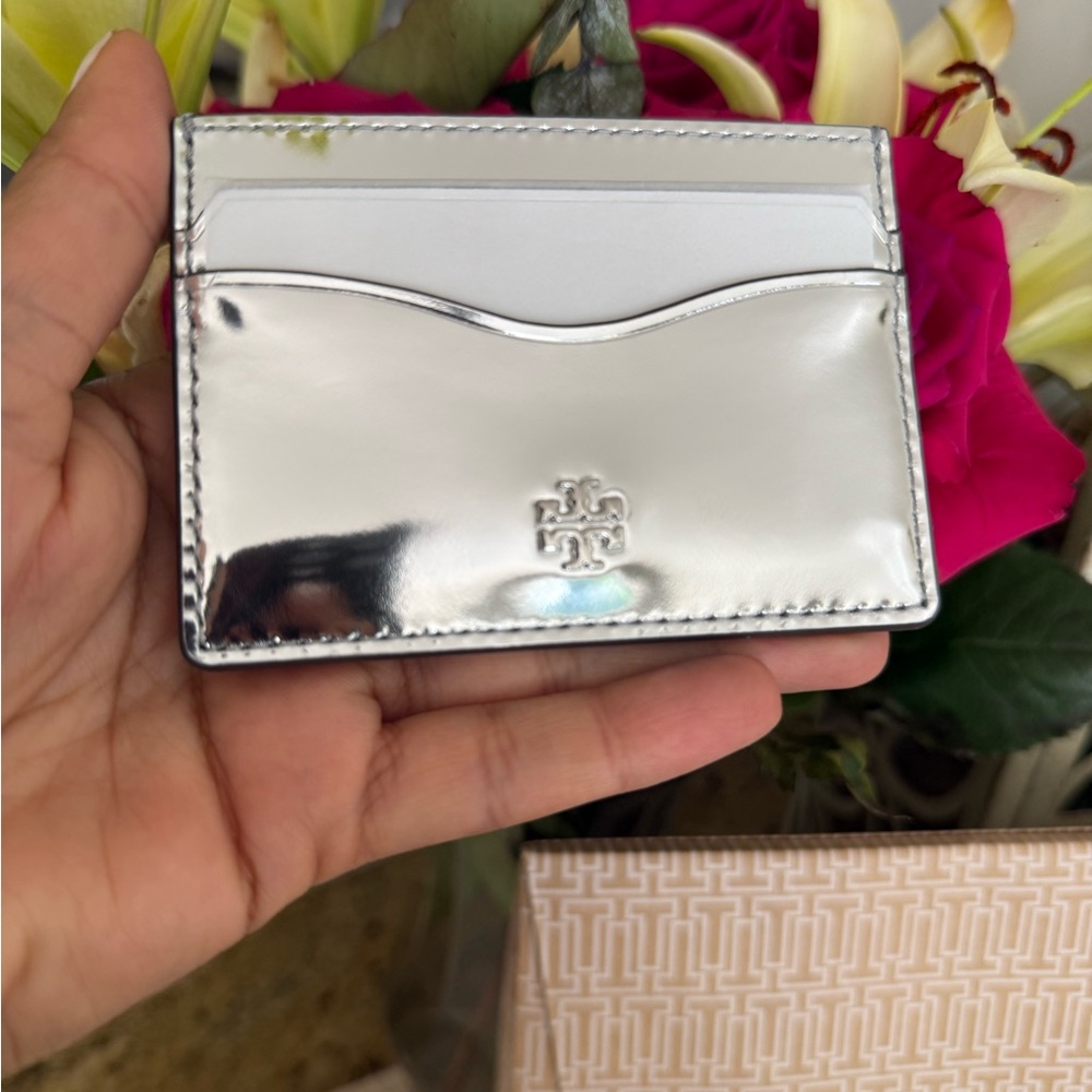 New Tory Burch EMERSON SHINE SLIM CARD CASE  SILVER
